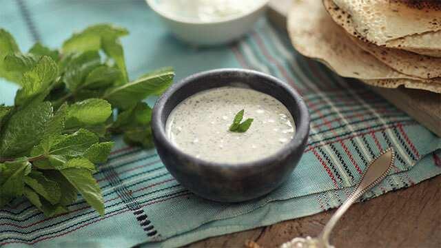 <p>Nane, iştahı baskılayıcı özellikleri ile bilinir; bu nedenle naneli yoğurt, diyet yapanlar için ideal bir seçimdir.</p>
