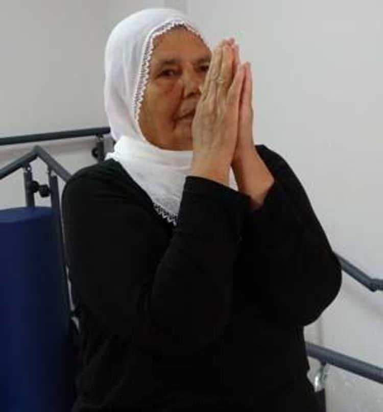 <p><span style="color:#B22222"><strong>YEŞİL ÇAY</strong></span></p>

<p> </p>
