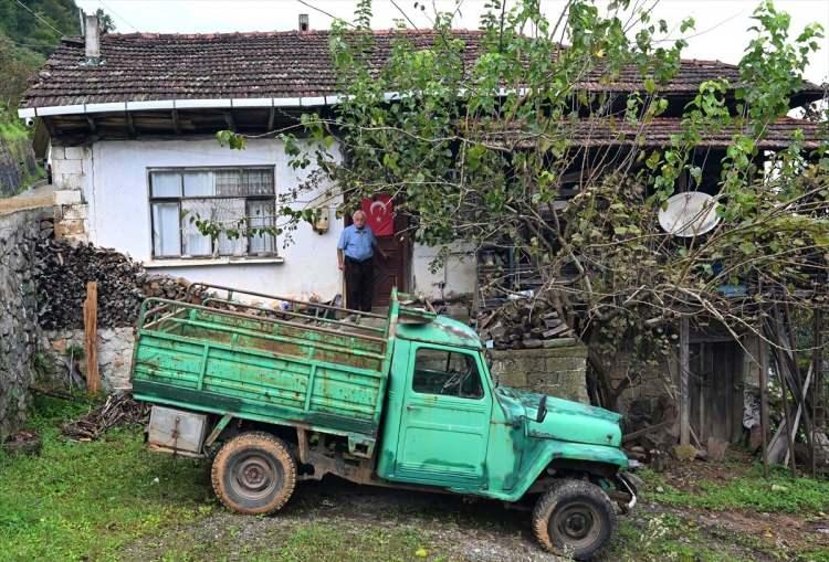<p>Bir süre Zonguldak'ta yaşadıktan sonra memleketindeki evine geri dönen Sofuoğlu, 6 yıl önce ise eşini kaybetti. </p>
