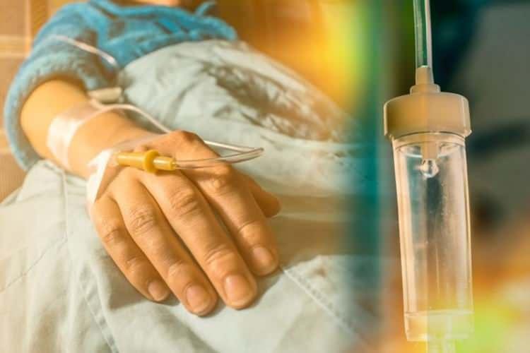 <p>Ancak, arı sokmasıyla enjekte edildiğinde lokal ağrı, şişlik ve kızarıklığa da neden olur. Terapötik potansiyeline rağmen, melittin hassas kişilerde anafilaksi dahil alerjik reaksiyonları tetikleyebilir ve tıbbi müdahale gerektirebilir. Devam eden araştırmalar, hedefli ilaç verme sistemlerinde kullanımını araştırmaktadır.</p>
<p> </p>