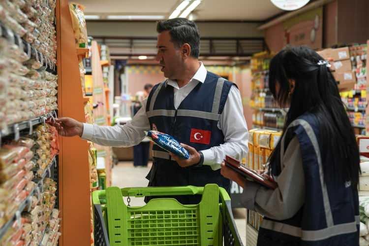<p>İşte o ürünler.... </p>
<p><span style="color:#B22222"><strong>SAĞLIĞI TEHLİKEYE DÜŞÜRECEK GIDALAR</strong></span></p>
<p> </p>
<p> </p>