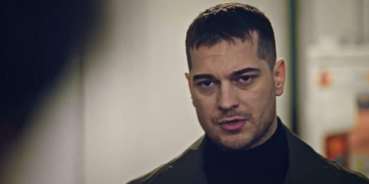 <p>Çağatay Ulusoy'un dizilerden kazandığı ücret yeniden ortaya çıktı. Söylemezsem Olmaz'da yer alan habere göre Çağatay Ulusoy bölüm başına tam tamına 3,5 milyon TL kazanıyor.</p>
<p> </p>