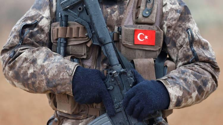 <p><span style="color:#B22222"><strong>TÜRK ASKERİ</strong></span></p>
