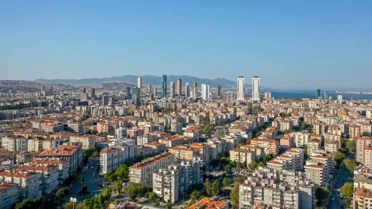 <p>Buna göre ortalama metrekare konut fiyatı eylülde bir yılda yüzde 28 artarak 41 bin 267 TL'ye yükseldi. İstanbul'da 100 metrekareli bir evin ortalama fiyatı 4 milyon 127 bin TL olarak hesaplandı.</p>