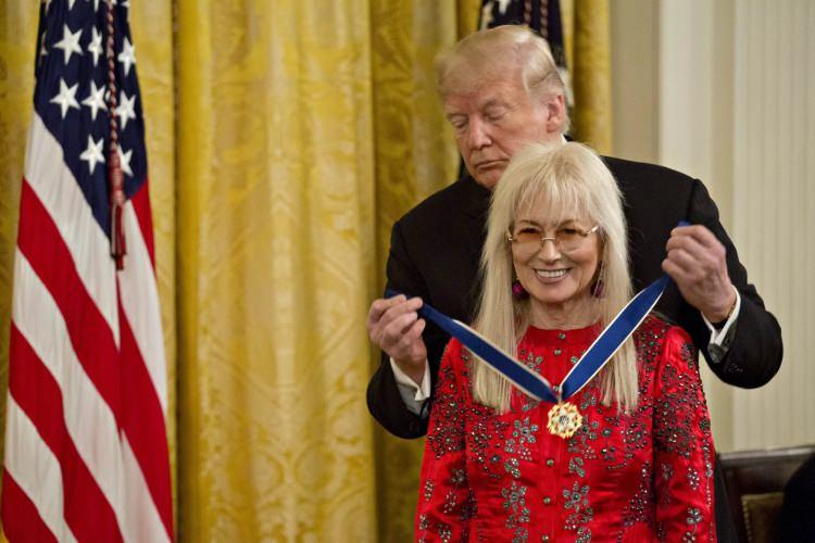 <p><strong>37-Miriam Adelson ve ekibi</strong> (Donald Trump'ı İsrail lobisine yapıştıran Amerikalı milyarder Yahudi)</p>
