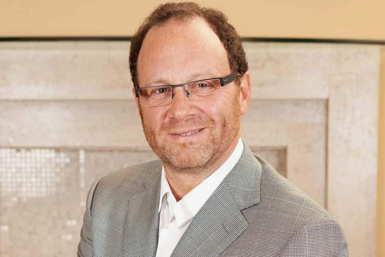 <p><strong>36-Andrew M. Hutter</strong> (İsrail tahvilleri pazarlamacısı)</p>