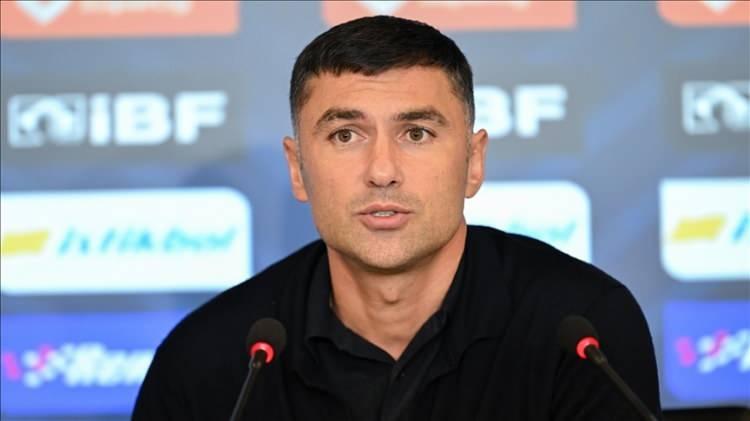 <p>Süper Lig'de teknik direktör açısından yüzü gülmeyen ekiplerden olan Kayserispor, Süper Lig'in 7. haftasında sahasında 3-0 kaybettiği Beşiktaş maçının ardından Burak Yılmaz'ın istifa etmesiyle, son 10 sezonunda 20'nci kez bir teknik adamla yollarını ayırmak durumunda kaldı.</p>