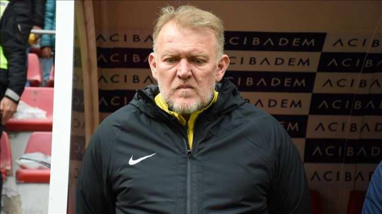 <p>Sarı-kırmızılı ekip bu sürede, daha önce takımı üst sıralara taşıma başarısı gösteren Ertuğrul Sağlam ve Robert Prosinecki gibi isimlerle de başarı sağlayamadı.</p>