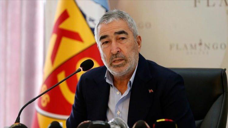 <p>Kayseri ekibinde bu periyodun en kısa süre görevde kalan ismi ise Samet Aybaba oldu. Aybaba'nın 2019-2020 sezonundaki görev süresi 18 günde sonlandı. Bu süreçte sarı-kırmızılı takımla 2 resmi maça çıkan tecrübeli çalıştırıcı, bir galibiyet ve bir beraberlik elde etti.</p>