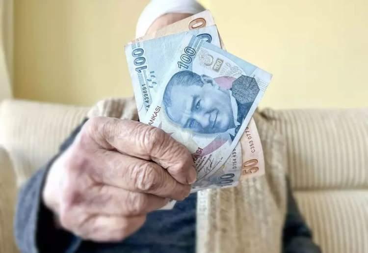<p>Merak edilen tüm detayları Ankara Yıldırım Beyazıt Üniversitesi Öğretim Görevlisi Tarkan Zengin TRT Haber'de şunları söyledi: </p>