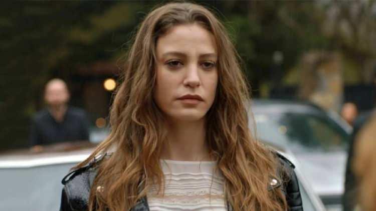 <div><strong>SERENAY SARIKAYA</strong></div>

<div> </div>

<div>Bölüm başına 2 milyon 500 bin TL</div>
