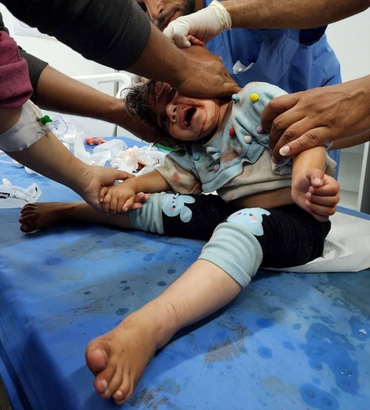 <p>Tüm kamuoyu baskılarına rağmen İsrail, Gazze'ye bomba yağdırırken tüm temel ihtiyaçlardan mahrum Gazze halkı hayatta kalma mücadelesi veriyor.</p>
<p> </p>