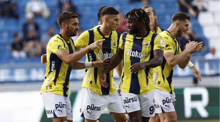 <p>2- Fenerbahçe - 228.8 milyon Euro</p>
<p> </p>
<p>Fenerbahçe ise 2.5 milyon €’luk kayıpla 229 milyon € kadro değeriyle ikinci sırada yer alıyor.</p>
