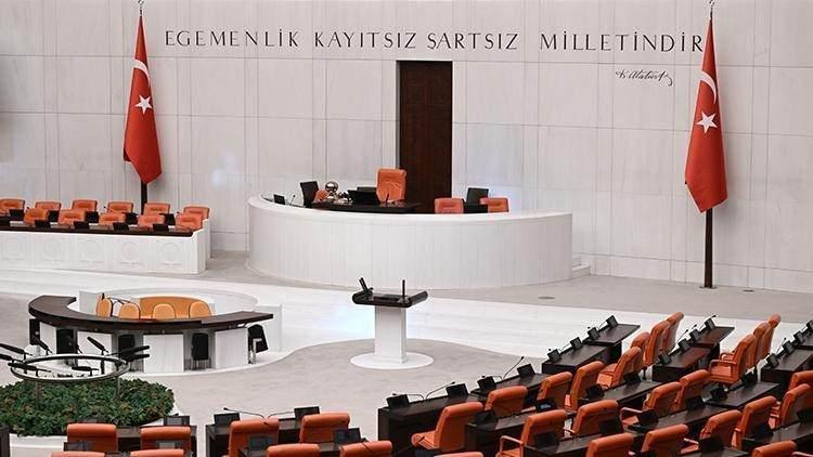 <p><span style="color:#B22222"><strong>TBMM'DE YENİ YASAMA DÖNEMİ BAŞLIYOR</strong></span></p>
<p> </p>
<p> </p>