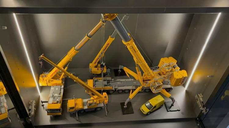 <p>Kayışoğlu, 15 yıldır topladığı bu değerli par&ccedil;aları evinin &ouml;zel bir odasında sergiliyor.</p>
