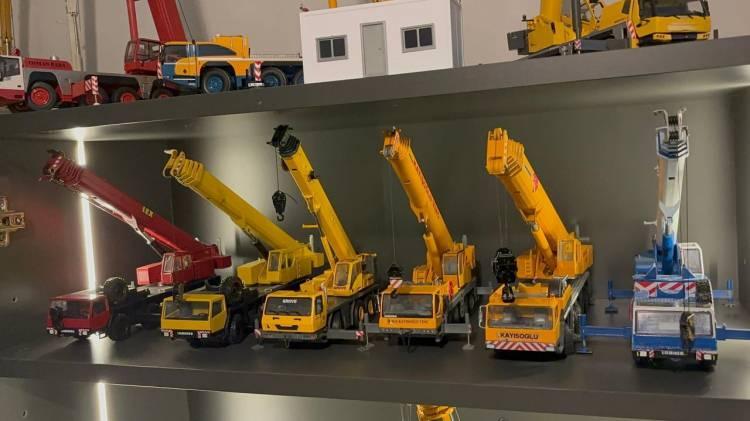 <p>Bu koleksiyonunun &ccedil;ocukluk merakı olduğunu anlatan Okan Kayışoğlu, "15 senedir koleksiyon i&ccedil;in uğraşıyorum.</p>

<p>&nbsp;</p>
