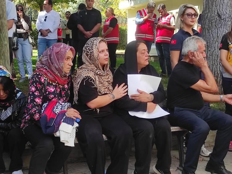 <p>Sıla bebeğin cenazesinde imam, cemaat yerine Sıla bebekten helallik istedi.</p>
