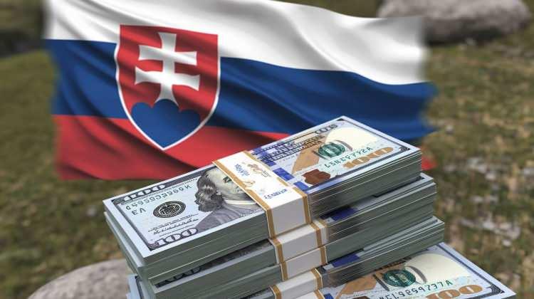 <p><strong><span style="color:#B22222">39) SLOVAKYA </span> | AYLIK 1.249 DOLAR</strong></p>