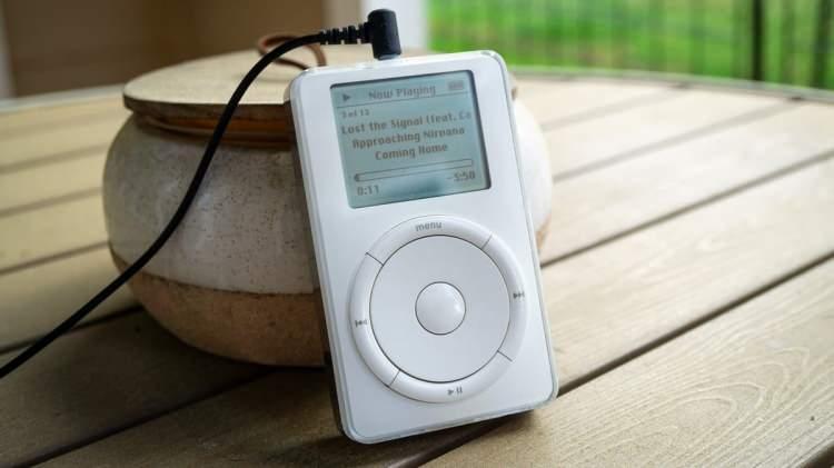 <p><span style="color:#B22222"><strong>IPOD</strong></span></p>
