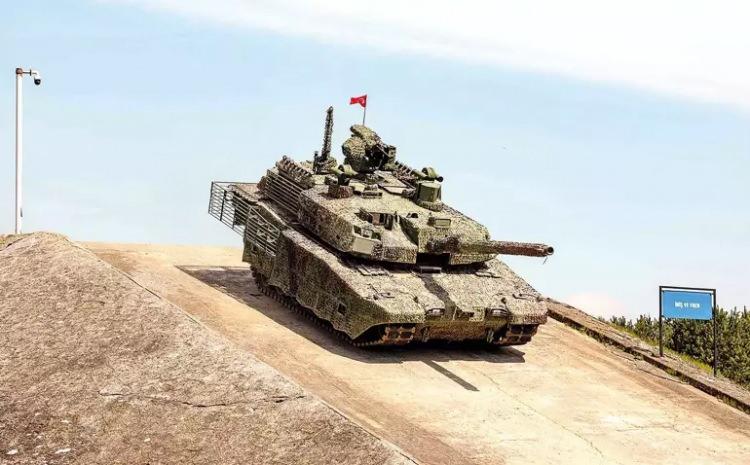 <p><strong>"ŞU ANDA SAVAŞ ALANINDA TÜRK TANKI YOK ÇÜNKÜ..."</strong></p>

<p>Leopard'ın Karadeniz'de patlamasının ardından gözler ALTAY tankına çevrildi. </p>

<p> </p>
