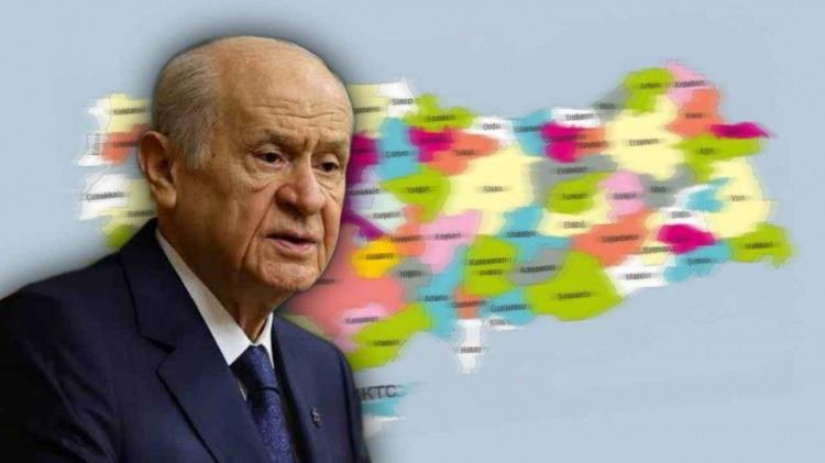 <p>MHP lideri Bahçeli, Türkiye'nin 100 il ve 1000 ilçeden oluşması gerektiğini söylemişti. TÜİK’in hazırladığı tabloda il olması beklenen 19 ilçe belli oldu.</p>

<p> </p>
