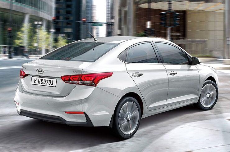 <p><span style="color:#B22222"><strong>Hyundai Accent:</strong></span></p>
<p> </p>
<p>1.6 CRDi, 136 HP – 4,5 litre</p>