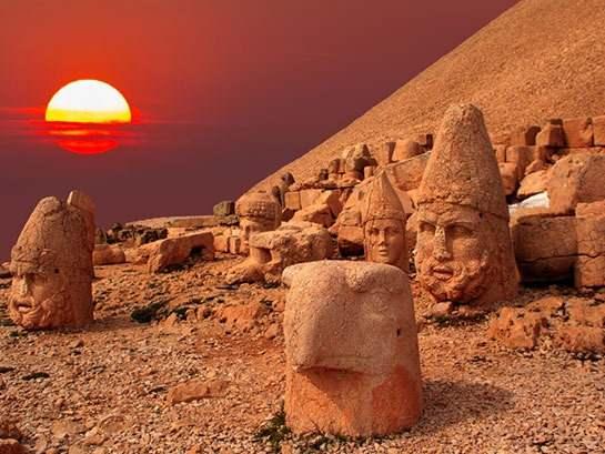 <p><strong>NEMRUT DAĞI</strong></p>
