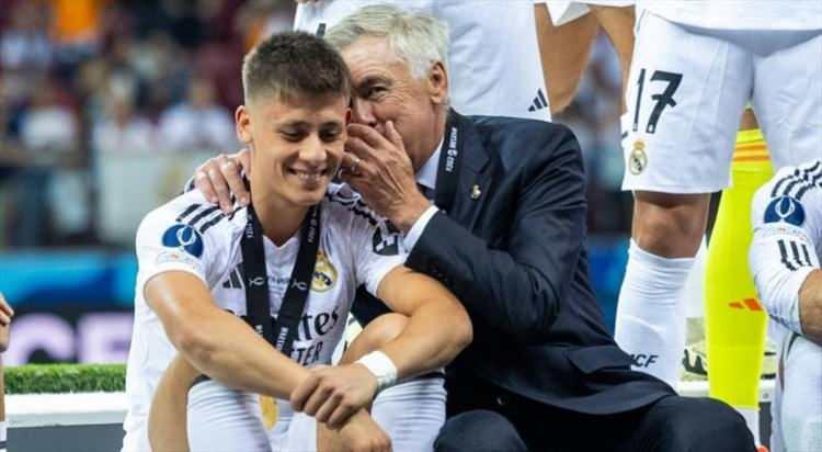 <p>Fenerbahçe, Madrid devinde Carlo Ancelotti'den istediği süreleri alamayan 19 yaşındaki yıldız için  sezonun ikinci yarısında kiralama teklifi yapmayı ciddi şekilde düşünüyor.</p>
