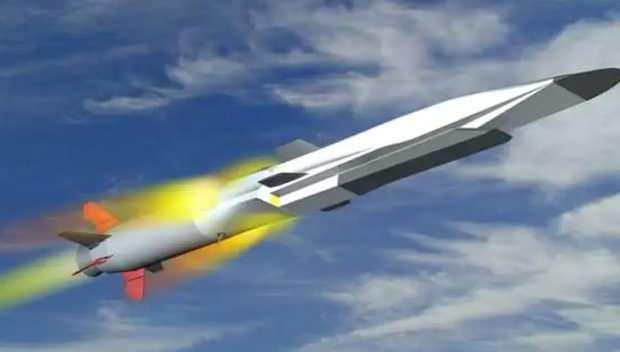 <p>İlk adımını başarıyla tamamlayan bu füze, 100 kilometre üzerindeki hedefleri imha edebilme özelliğine sahip.</p>