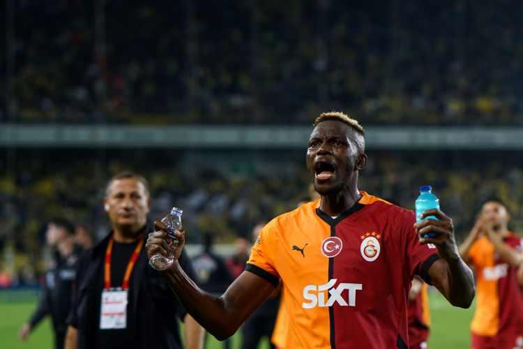 <p>Galatasaray'ın Napoli'den transfer ettiği Nijeryalı yıldız Victor Osimhen hakkında flaş iddia ortaya atıldı.</p>
<p> </p>