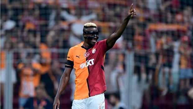 <p>İtalyan basını, Juventus'un Victor Osimhen için Ocak ayında teklif yapacağını öne sürdü. Napoli-Juventus rekabetinden ötürü Napoli cephesi bu transfere çok sıcak bakmıyor.</p>

<p> </p>

