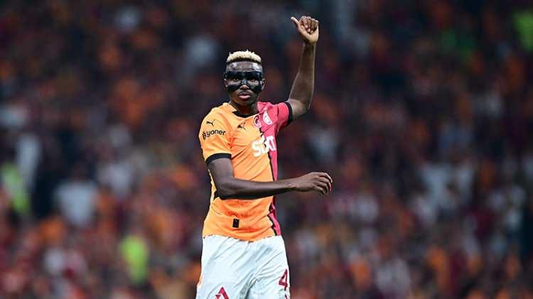 <p>Ancak Vlahovic'i Arsenal'e göndermek için yoğun çaba sarf eden Juventus'un Osimhen'i kadrosuna katmada kararlı olduğu belirtiliyor.</p>
<p> </p>