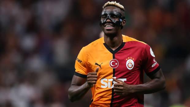 <p>Napoli'nin eski sportif direktörü Mauro Meluso, Victor Osimhen hakkında gündemi sarsacak türden açıklamalar yaptı. Meluso, Osimhen'in geçici olarak Galatasaray'a gittiğini belirtti.</p>
<p></p>