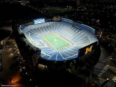 <p><span style="color:#B22222"><strong>3) </strong>MICHIGAN <strong>STADIUM</strong></span><strong> | ABD</strong></p>