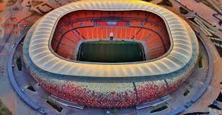 <p><strong><span style="color:#B22222">13)  FNB  STADYUM </span> |  Güney Afrika</strong></p>
