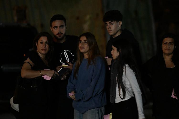 <p>Lübnan'a insani yardım taşıyan Deniz Kuvvetleri Komutanlığının amfibi gemileri TCG Bayraktar ve TCG Sancaktar'ın yükleri Beyrut Limanı'na indirildi.</p>
<p> </p>