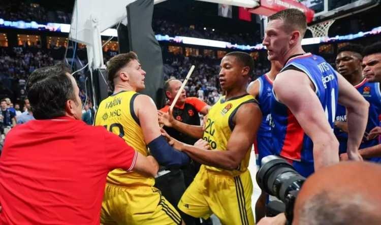 <p><strong>Gümüşhane</strong></p>

<p> </p>

<p><strong>Fenerbahçe</strong></p>

<p> </p>

