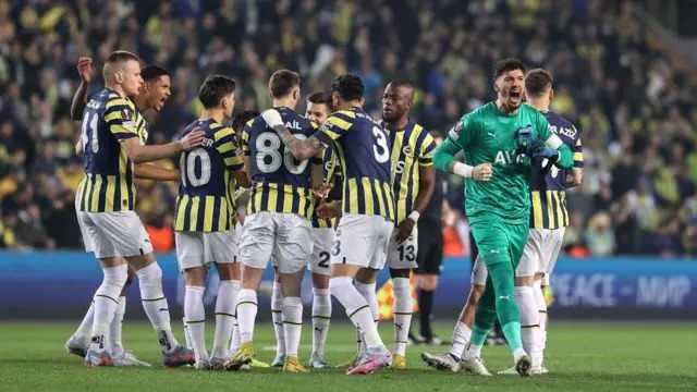 <p><strong>Osmaniye </strong></p>
<p> </p>
<p><strong>Fenerbahçe</strong></p>