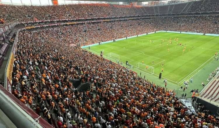 <p><strong>Denizli </strong></p>
<p> </p>
<p><strong>Galatasaray</strong></p>
<p> </p>