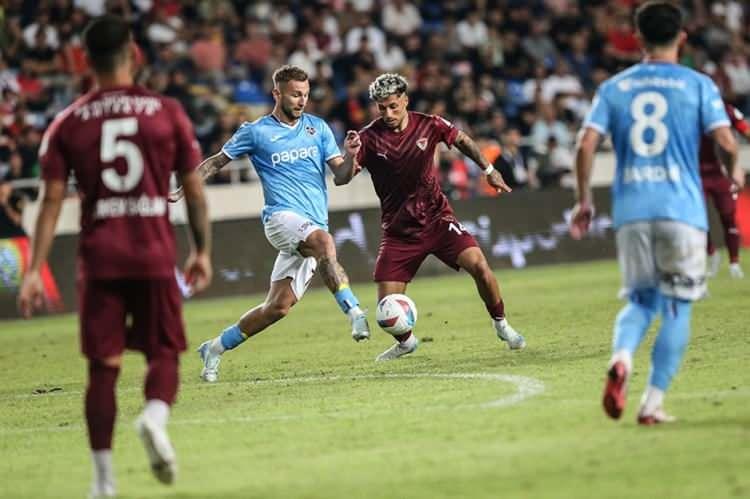 <p><strong>Trabzon </strong></p>

<p> </p>

<p><strong>Trabzonspor</strong></p>

<p> </p>
