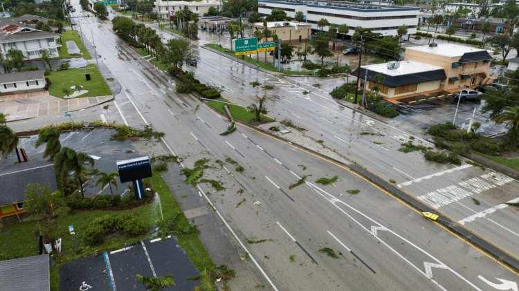 <p>Söz konusu kasırga, kısa bir süre önce Florida eyaletini vurarak 227 kişinin hayatını kaybetmesine neden olan Helene Kasırgası'nın ardından geldi.</p>
