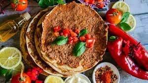 <p>Öte yandan son günlerde bazı köfteci ve et restoranlarının kırmızı et ürünlerine tağşiş yaptıkları skandalı vatandaşları paniğe sürükledi. </p>
