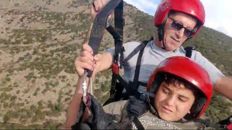 <p><em><strong>Bazıları 'Üç günde uçarım' diyor. Öyle birşey yok. 10 yıldır binlerce uçuşum oldu. İlk günkü heyecan var. Bu olayda açığa sürüklensek Sahil Güvenlik de yoktu. Sahil Güvenlik gelene kadar sorun olurdu" </strong></em>dedi.</p>