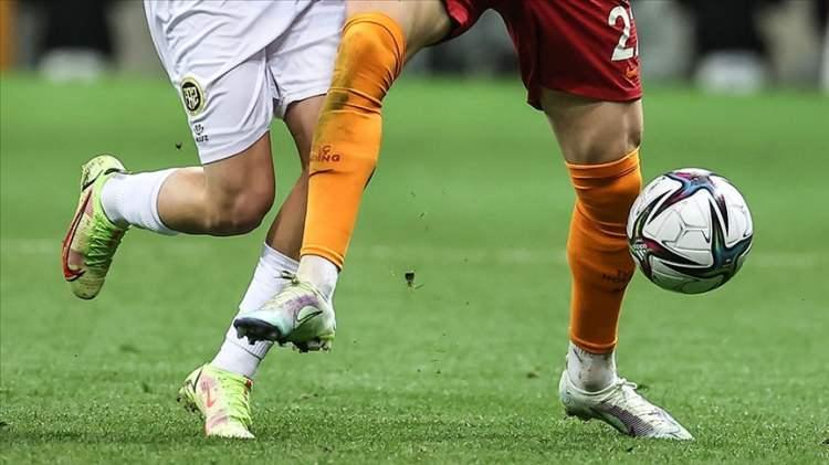 <p>İşte yapay zekaya göre Süper Lig'in 2024-2025 sezonunda oluşan puan durumu ve şampiyonu:</p>
