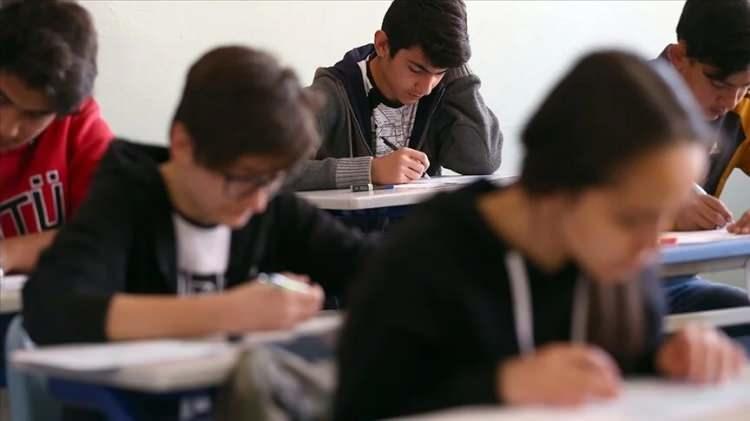 <div>Bekçi Ortaöğretim KPSS Nitelik kodları:</div>
<div>2001 - Ortaöğretim Kurumlarının herhangi bir alanından mezun olmak.</div>
<div> </div>
<div>7225 - Güvenlik tahkikatının olumlu sonuçlanması.</div>
<div> </div>
<div>1101 - Cinsiyeti Erkek Olmak.</div>