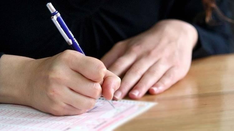 <div>Sağlık Memuru Ortaöğretim KPSS Nitelik kodları:</div>

<div>2087 - Ortaöğretim Kurumlarının Acil Sağlık Hizmetleri Alanı – Acil Tıp Teknisyenliği Dalından mezun olmak</div>

<div> </div>

<div>7300 - Bu kadro/pozisyonda vardiya sistemi uygulanmaktadır.</div>

<div> </div>

<div>2125 - Ortaöğretim Kurumlarının Hemşirelik-Ebelik-Sağlık Memurluğu Alanı – Ebelik-Hemşirelik Dalının, Hemşirelik-Ebelik-Sağlık Memurluğu Alanı – Hemşirelik Dalının veya Hemşirelik-Ebelik-Sağlık Memurluğu Alanı – Sağlık Memurluğu Dalının birinden mezun olmak</div>

<div> </div>

<div>7225 - Güvenlik tahkikatının olumlu sonuçlanması.</div>
