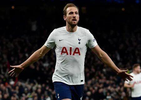 <p><span style="color:#B22222"><strong>Harry Kane </strong></span></p>

<p> </p>

<p><span style="color:#B22222"><strong>(Bayern Münih) </strong></span></p>

<p> </p>

<p><span style="color:#B22222"><strong>21 milyon £ / yıl</strong></span></p>
