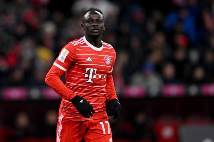 <p><span style="color:#B22222"><strong>Sadio Mané</strong></span></p>

<p> </p>

<p><span style="color:#B22222"><strong>(Al Nassr)</strong></span></p>

<p> </p>

<p><span style="color:#B22222"><strong>35 milyon £ / yıl</strong></span></p>
