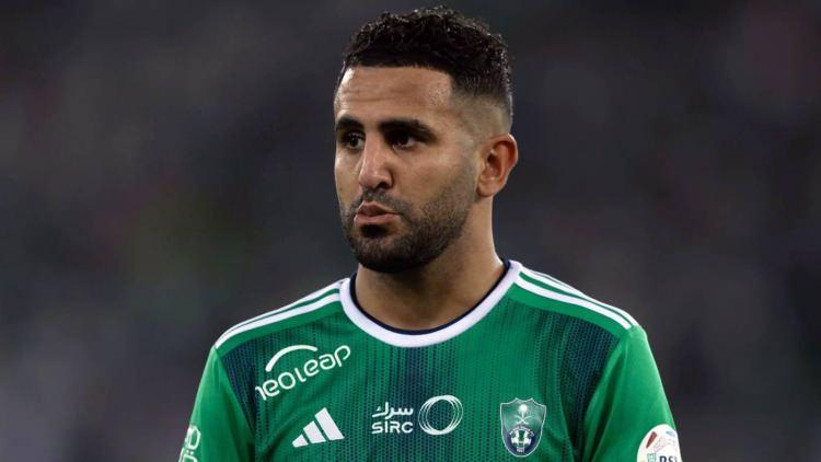 <p><span style="color:#B22222"><strong>Riyad Mahrez</strong></span></p>

<p> </p>

<p><span style="color:#B22222"><strong>(Al Ahli) </strong></span></p>

<p> </p>

<p><span style="color:#B22222"><strong>45 milyon £ / yıl</strong></span></p>
