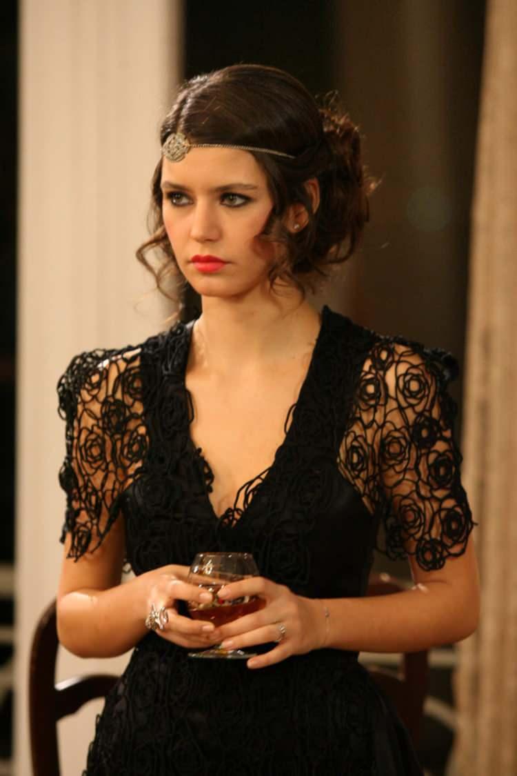 <p><strong>BEREN SAAT</strong></p>

<p><span style="color:rgb(0, 0, 0)">Beren Saat 1 Post ve 1 Story için 2 milyon TL</span></p>
